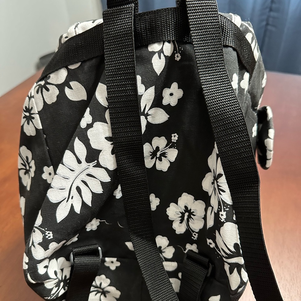 KY’S Hawaii Floral Backpack - Picture 10 of 10